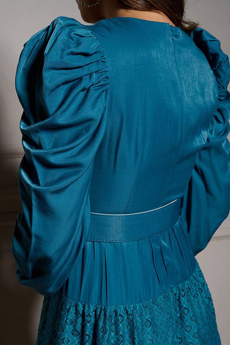 LONG SLEEVE V-NECK BELTED LACE DETAILED MIDI DRESS
